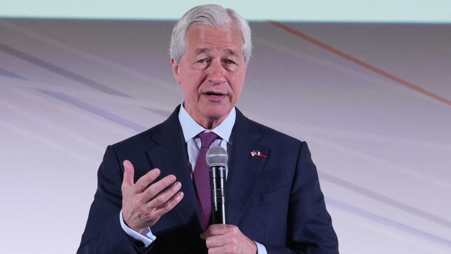 يقول جيمي ديمون ، الرئيس التنفيذي لشركة JPMorgan ، إن البنك سيسمح للعملاء بشراء Bitcoin يقول جيمي ديمون ، الرئيس التنفيذي لشركة JPMorgan ، إن البنك سيسمح للعملاء بشراء Bitcoin